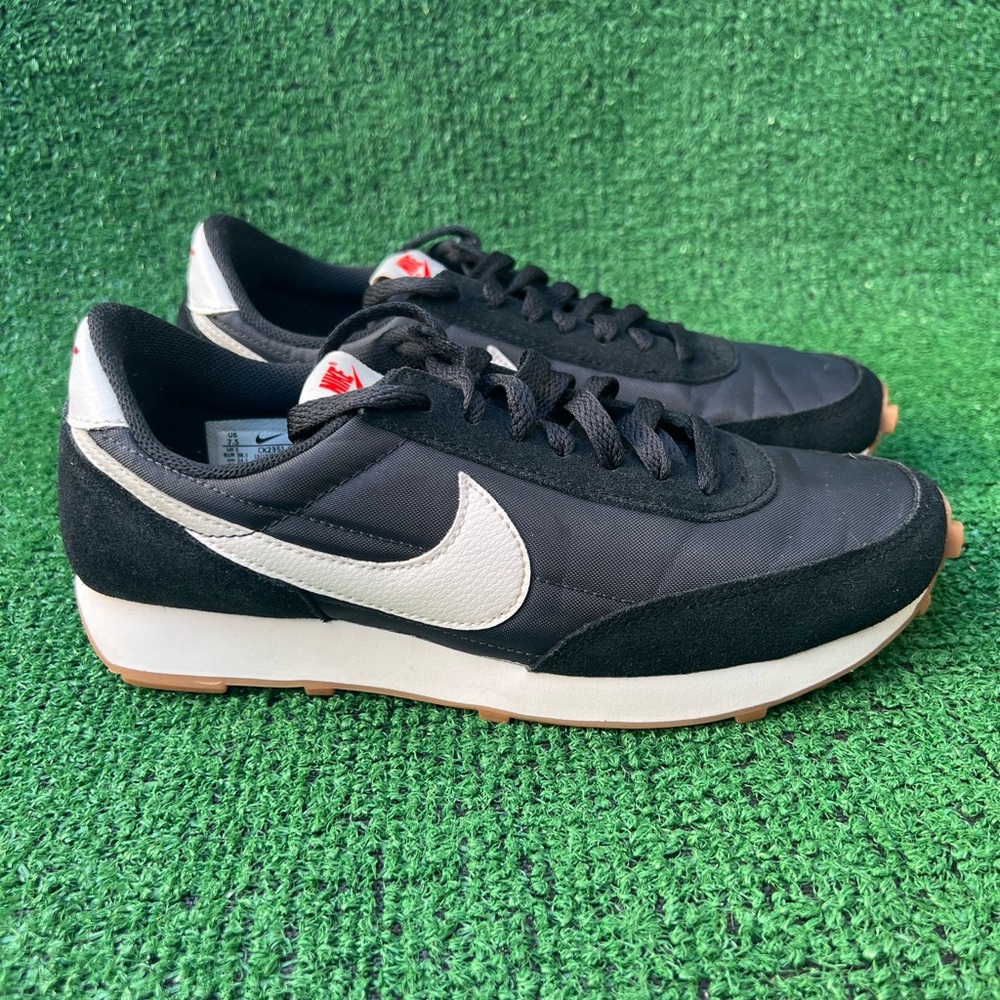 Nike Daybreak black white CK2351-001 Women’s size 7.5 Used no original box
